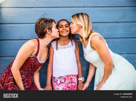 lesbian mother and daughter|A Mom Proves Shes OK With Her Lesbian Daughter in